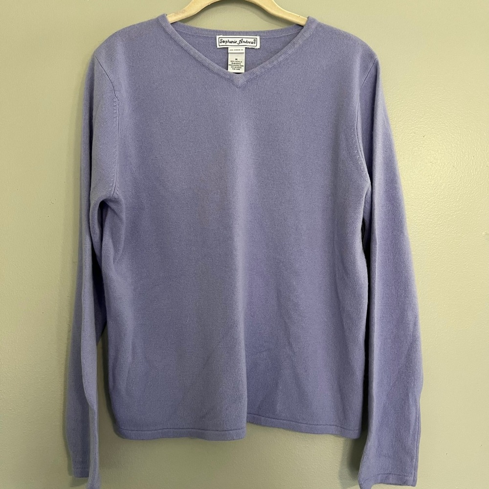Stephanie Andrews‎ Purple V-Neck Sweater Womens Medium Acrylic Knit Periwinkle